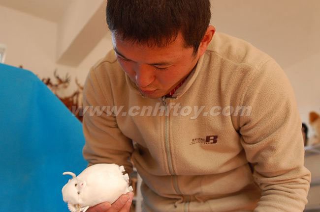 皮毛玩(wán)具羊：Y118義烏楚傑工藝品有限公司